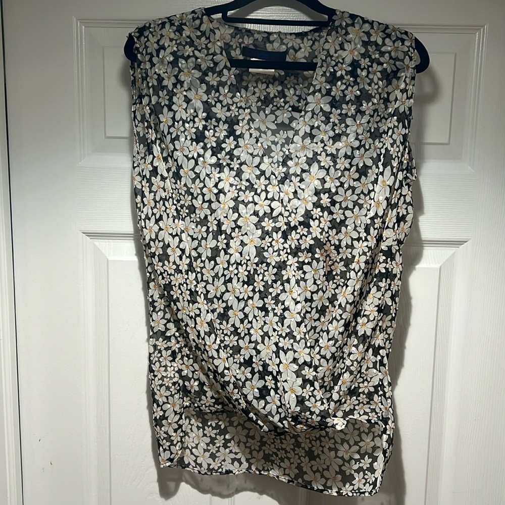 Blue Les Copains sleeveless blouse. Size 42.